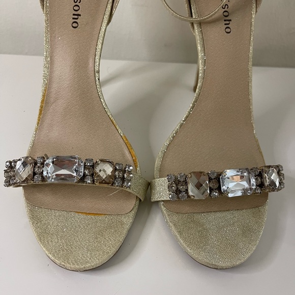 Zigi Soho gold metallic embellished strappy heeled sandal stiletto. Size 10. - Picture 7 of 8